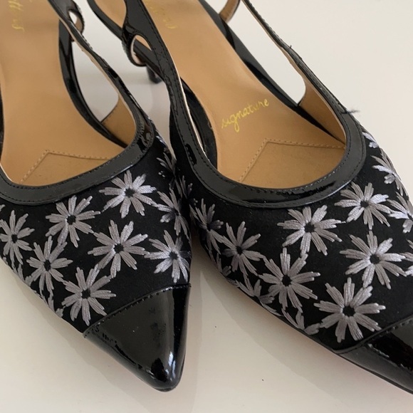 Trotters Kimberly Dress Pump - Picture 9 of 12